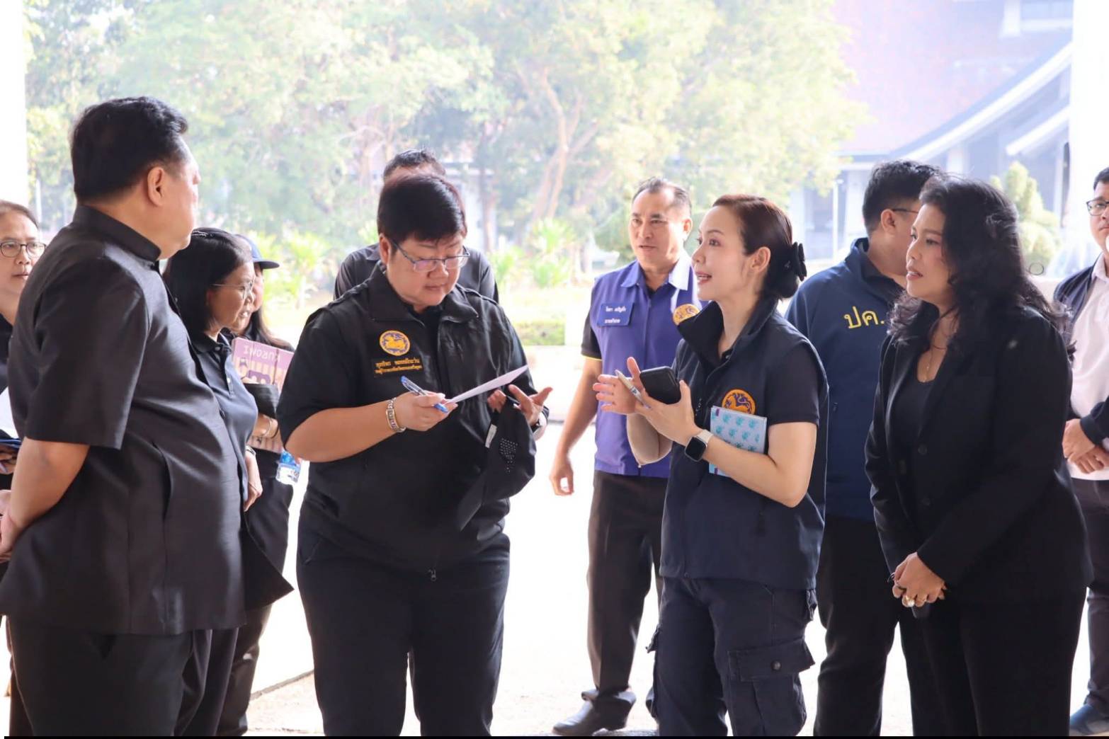 title - ผู้ว่าราชการจังหวัดพระนครศรีอยุธยา ลงตรวจพื้นที่เตรียมการพระราชพิธีถวายพระเพลิงพระบรมศพ สมเด็จพระนางเจ้าสิริกิติ์ พระบรมราชินีนาถ พระบรมราชชนนีพันปีหลวง ณ ศูนย์ส่งเสริมและพัฒนาอาชีพเสริมนอกภาคการเกษตร อำเภอบางไทร
